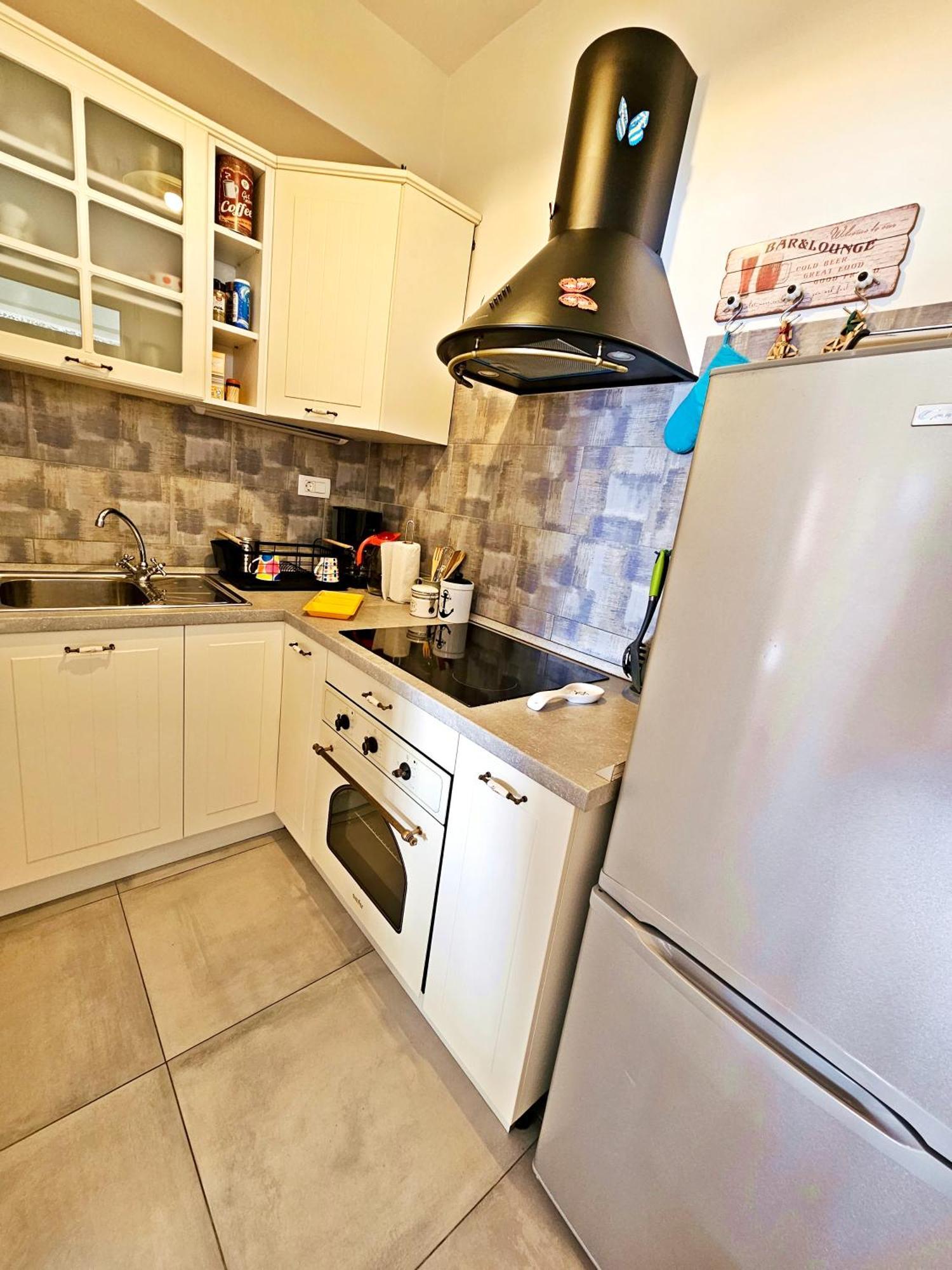 Apartman Tempera By The *